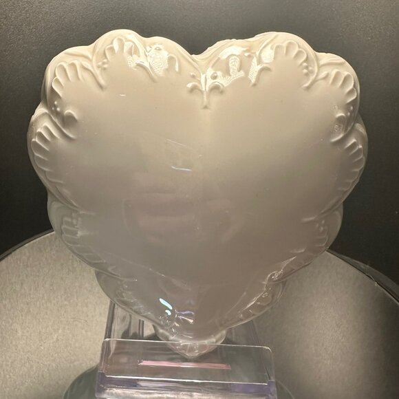 Tiffany & Co. Porcelain Heart Trinket Box - EUC - Picture 1 of 3
